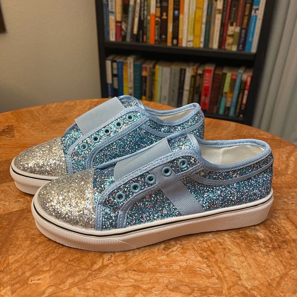 NWOT PAOTMBU | Blue & White Sparkle Color Block Slip-On Sneaker  ZL840